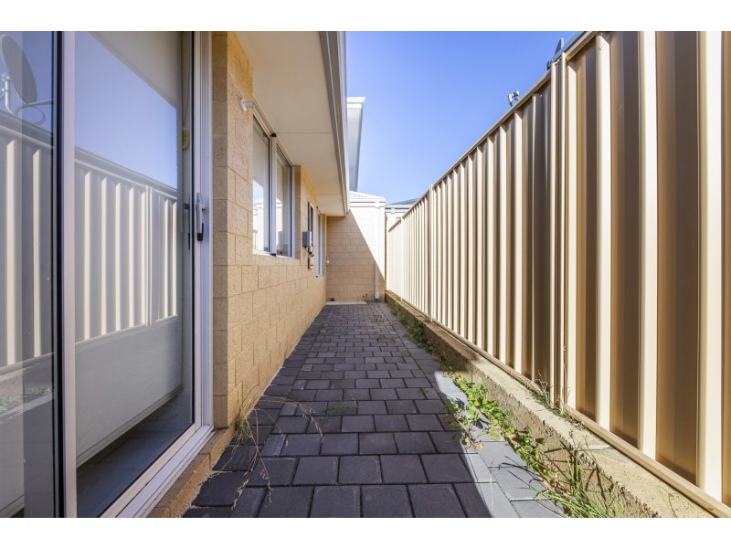 21 FERRARA WAY, Girrawheen WA 6064