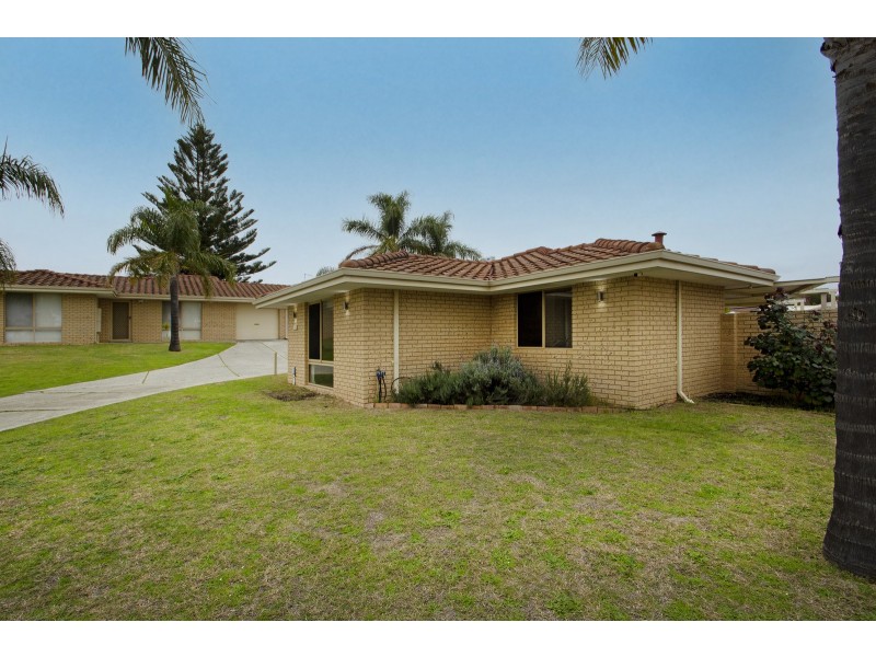 4/16 BURHAM COURT, Marangaroo WA 6064