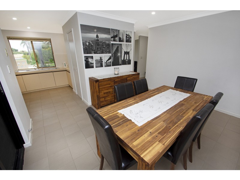 4/16 BURHAM COURT, Marangaroo WA 6064