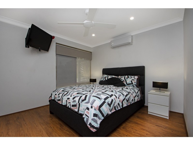 4/16 BURHAM COURT, Marangaroo WA 6064