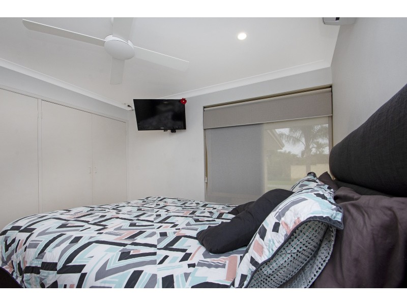 4/16 BURHAM COURT, Marangaroo WA 6064