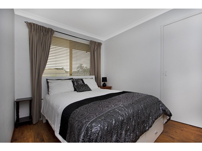 4/16 BURHAM COURT, Marangaroo WA 6064