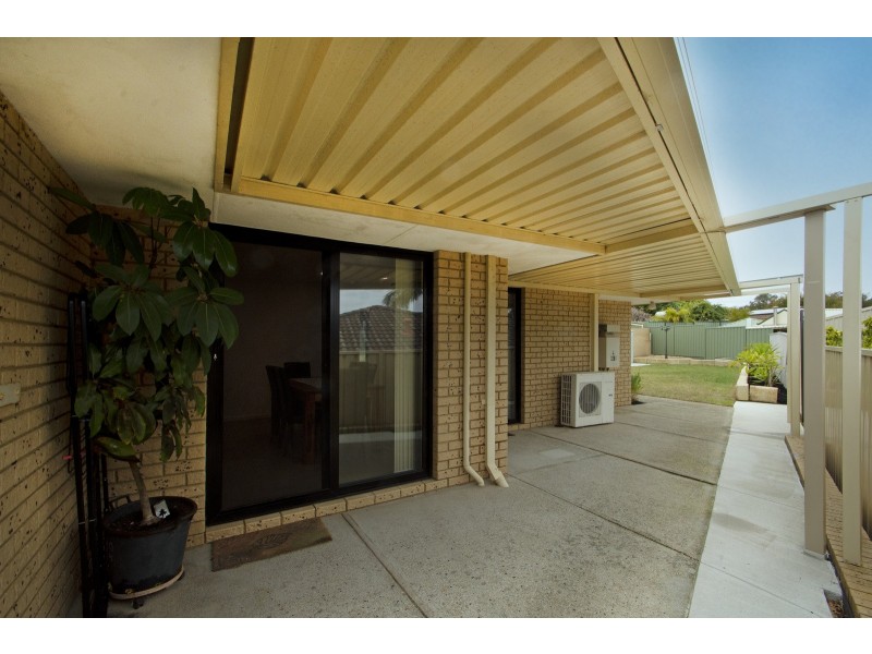 4/16 BURHAM COURT, Marangaroo WA 6064