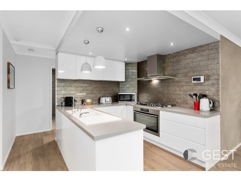 72 BETHWYN CIRCUIT, Madeley WA 6065