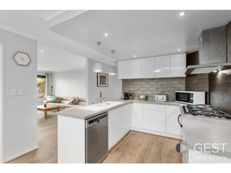 72 BETHWYN CIRCUIT, Madeley WA 6065