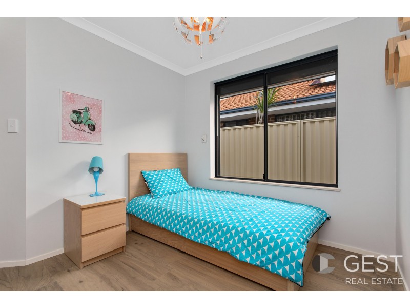 72 BETHWYN CIRCUIT, Madeley WA 6065