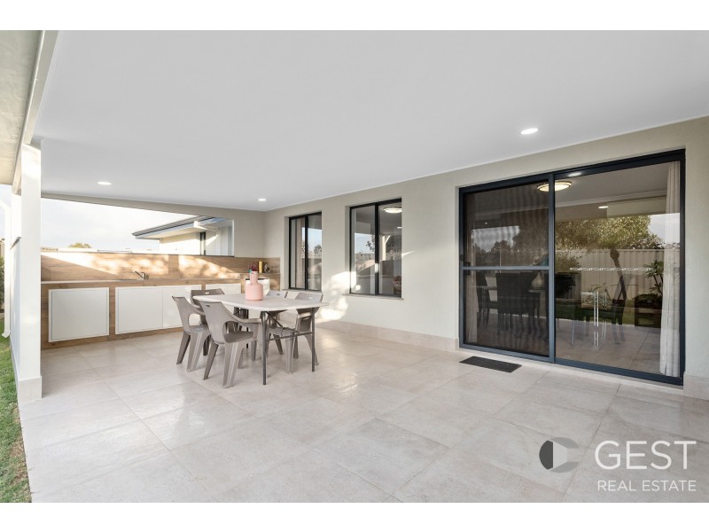 72 BETHWYN CIRCUIT, Madeley WA 6065