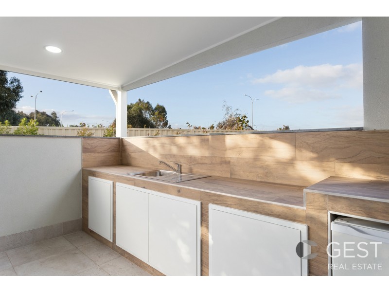 72 BETHWYN CIRCUIT, Madeley WA 6065