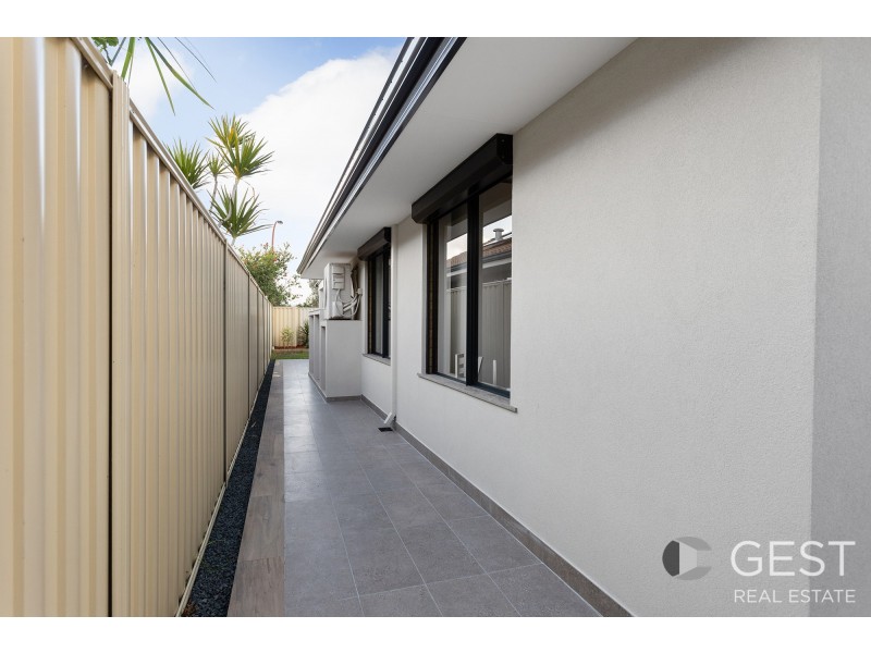 72 BETHWYN CIRCUIT, Madeley WA 6065