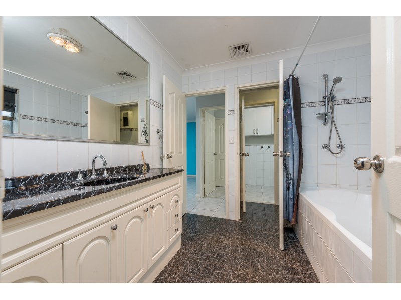 5 VENTURE RISE, Ballajura WA 6066