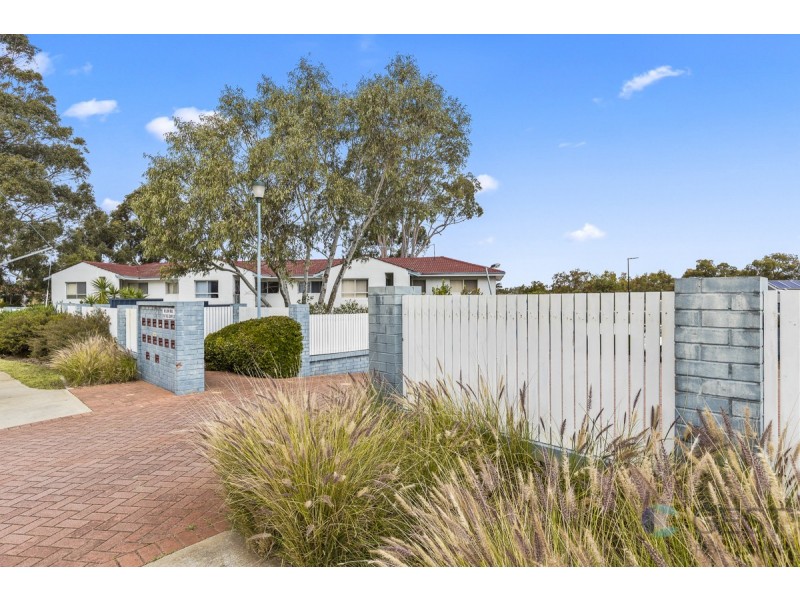 8/26 SALCOTT ROAD, Girrawheen WA 6064
