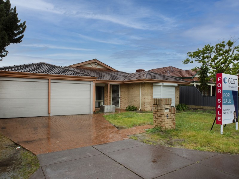 9 HUDLESTON RISE, Alexander Heights WA 6064