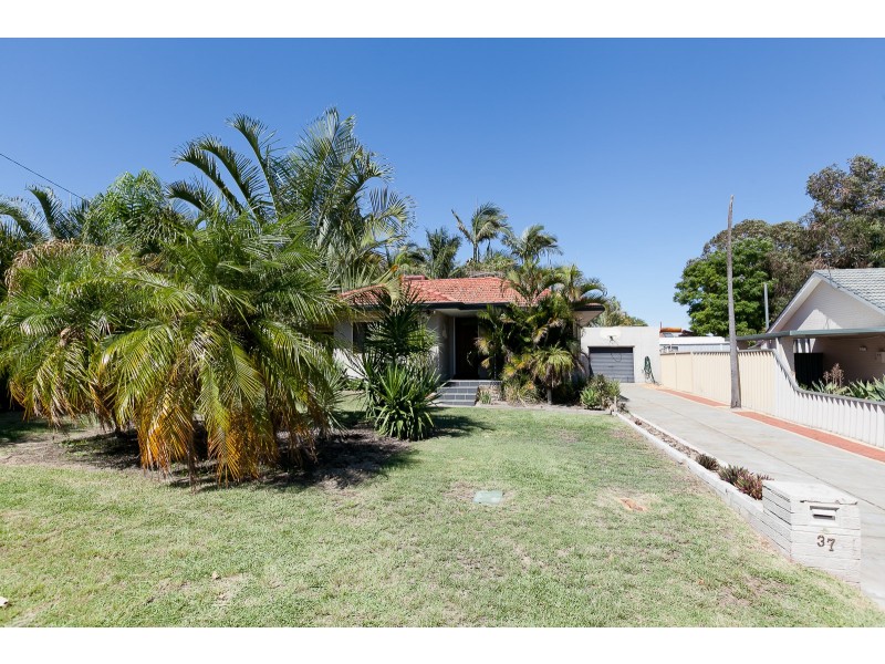37 POINTER WAY, Girrawheen WA 6064