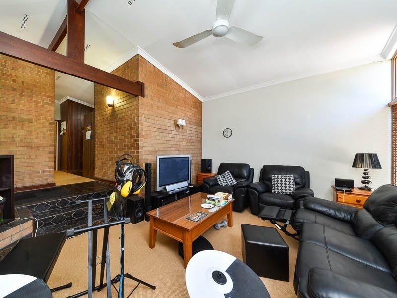 13 SANDERSON STREET, Embleton WA 6062