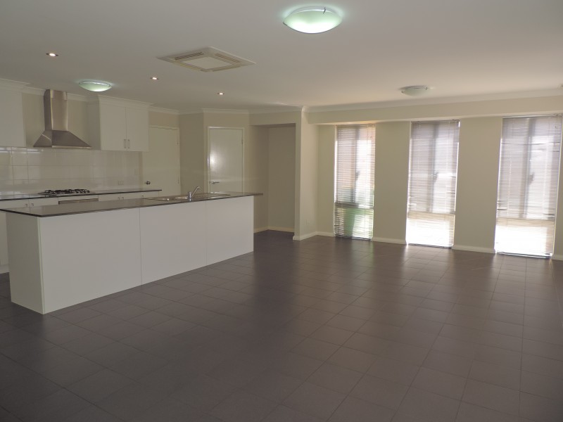 69 COTTESLOE CRESCENT, Secret Harbour WA 6173