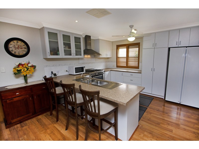 10 EVINGTON PASS, Landsdale WA 6065