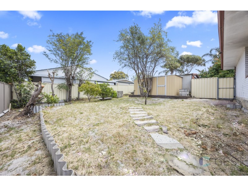 9 ROCHFORD WAY, Girrawheen WA 6064
