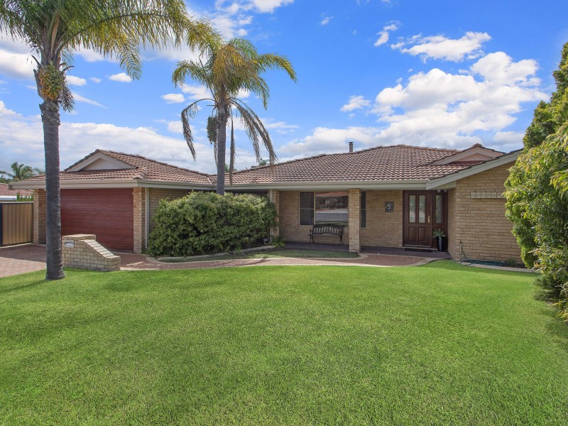 5 ZEIL COURT, Alexander Heights WA 6064