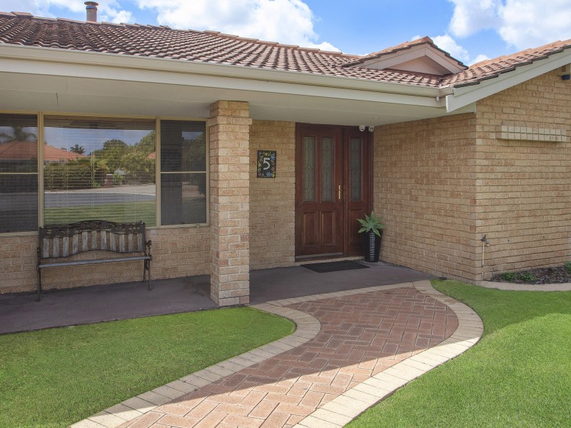 5 ZEIL COURT, Alexander Heights WA 6064