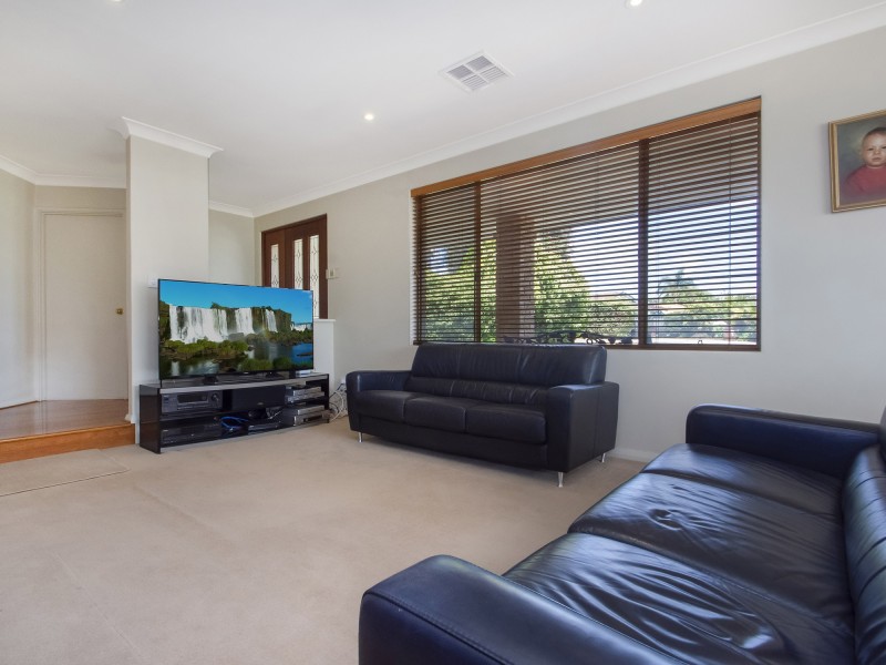 5 ZEIL COURT, Alexander Heights WA 6064