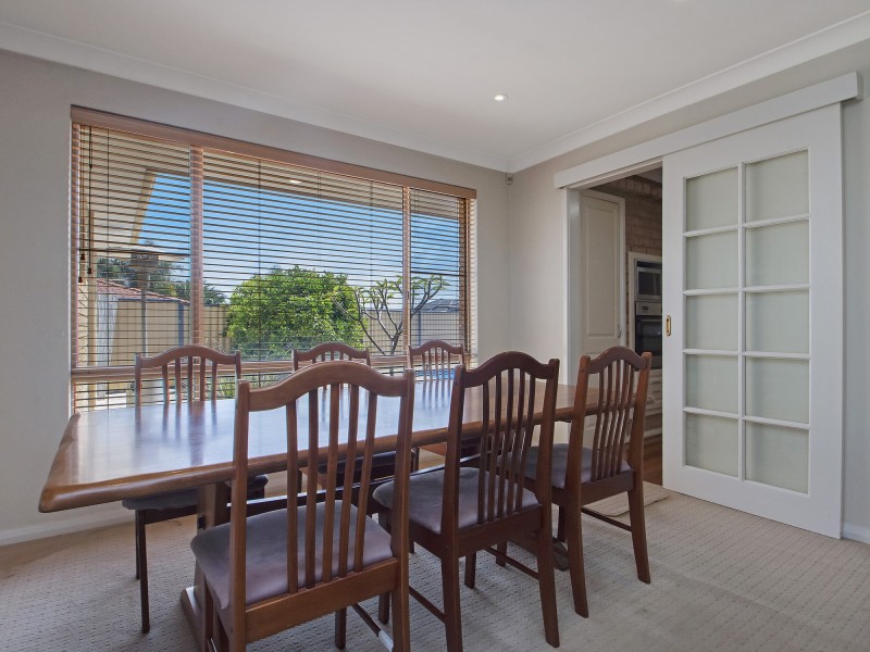 5 ZEIL COURT, Alexander Heights WA 6064