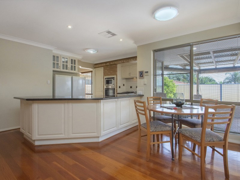 5 ZEIL COURT, Alexander Heights WA 6064