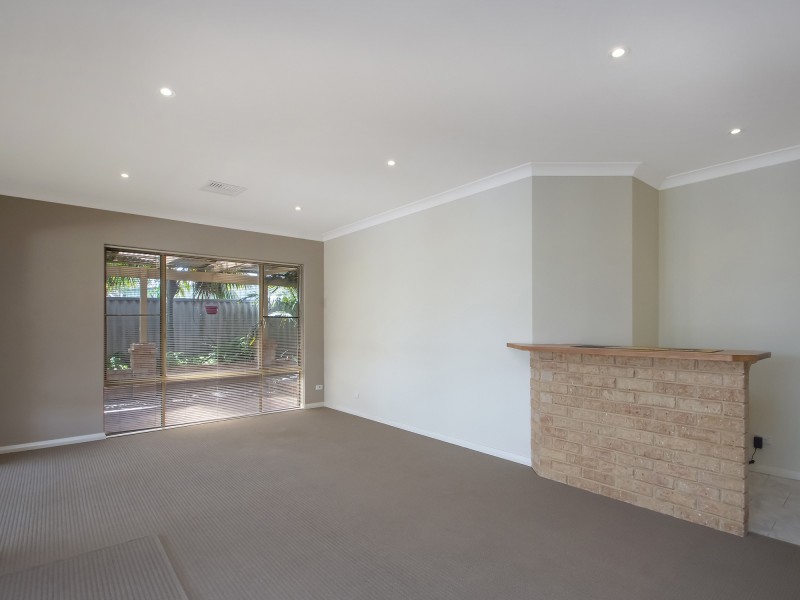 5 ZEIL COURT, Alexander Heights WA 6064