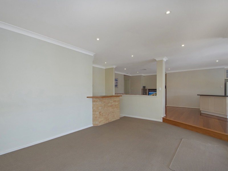 5 ZEIL COURT, Alexander Heights WA 6064