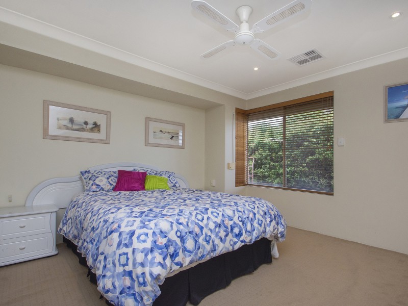 5 ZEIL COURT, Alexander Heights WA 6064