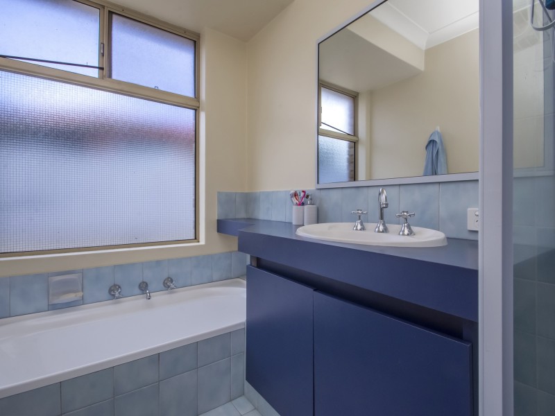 5 ZEIL COURT, Alexander Heights WA 6064