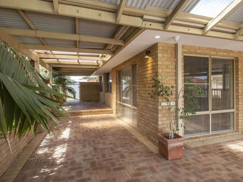 5 ZEIL COURT, Alexander Heights WA 6064