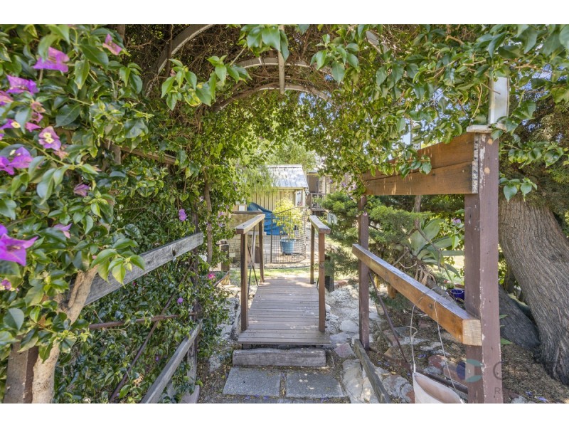 2 NORWOOD ROAD, Rivervale WA 6103