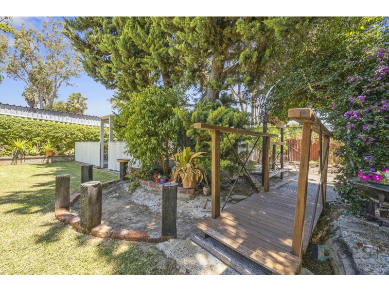 2 NORWOOD ROAD, Rivervale WA 6103