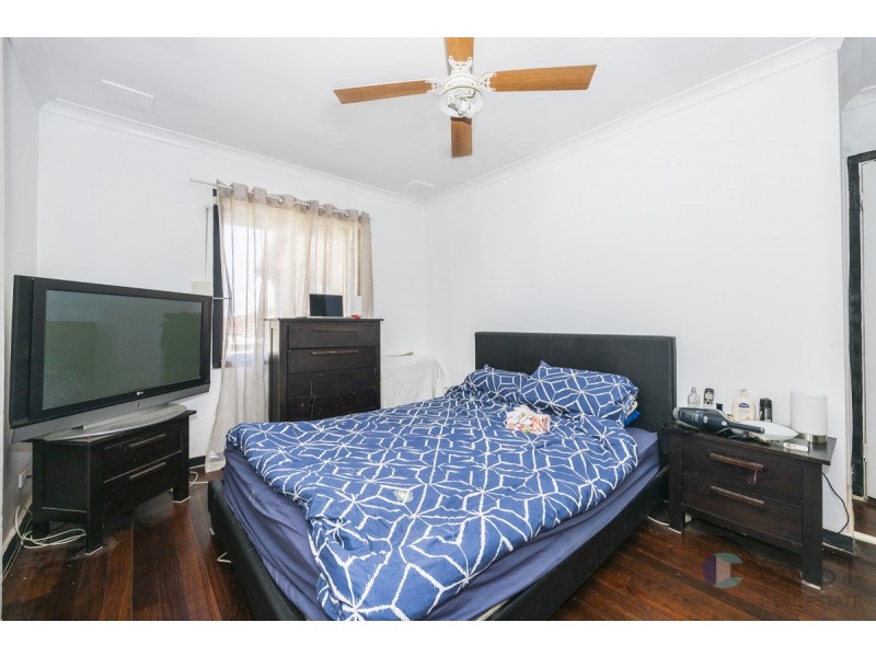 6 BRECKNOCK WAY, Girrawheen WA 6064