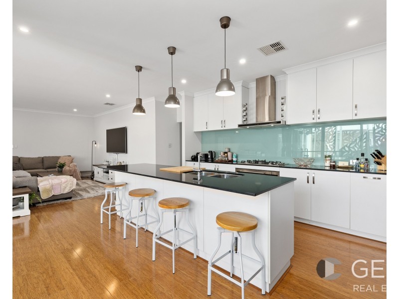 17 RAGLEY WAY, The Vines WA 6069