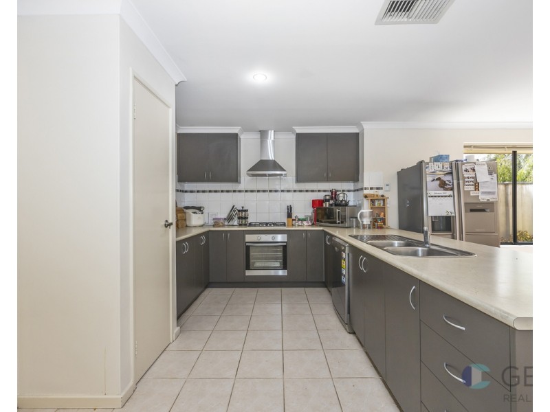 42 MUSSELBROOK TRAIL, Ellenbrook WA 6069