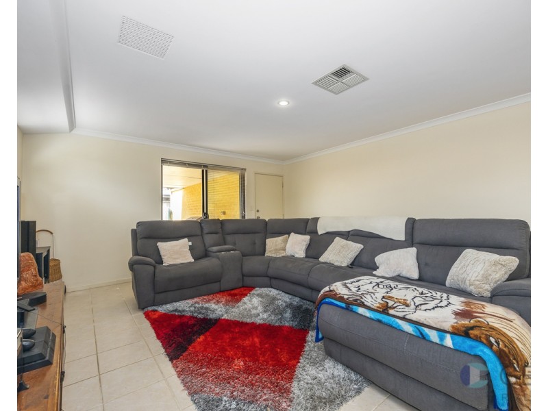 42 MUSSELBROOK TRAIL, Ellenbrook WA 6069