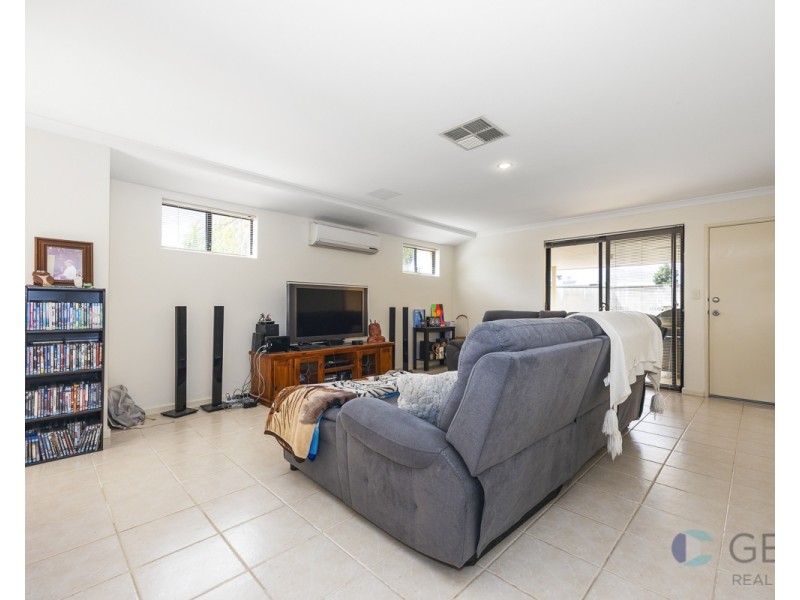 42 MUSSELBROOK TRAIL, Ellenbrook WA 6069