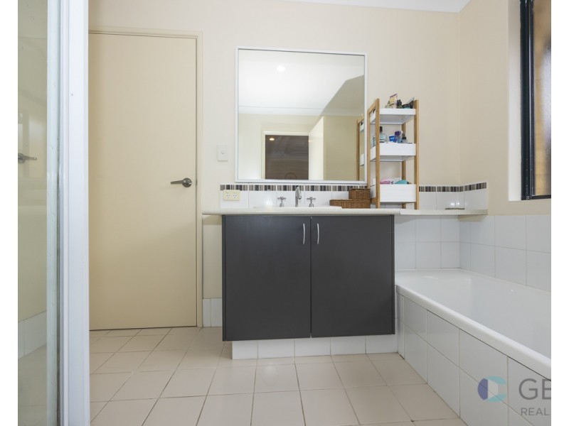 42 MUSSELBROOK TRAIL, Ellenbrook WA 6069