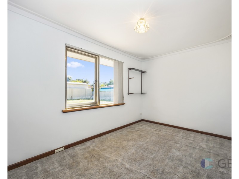 43 LANTANA WAY, Camillo WA 6111