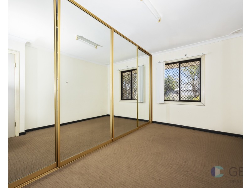 9 ROCHFORD WAY, Girrawheen WA 6064
