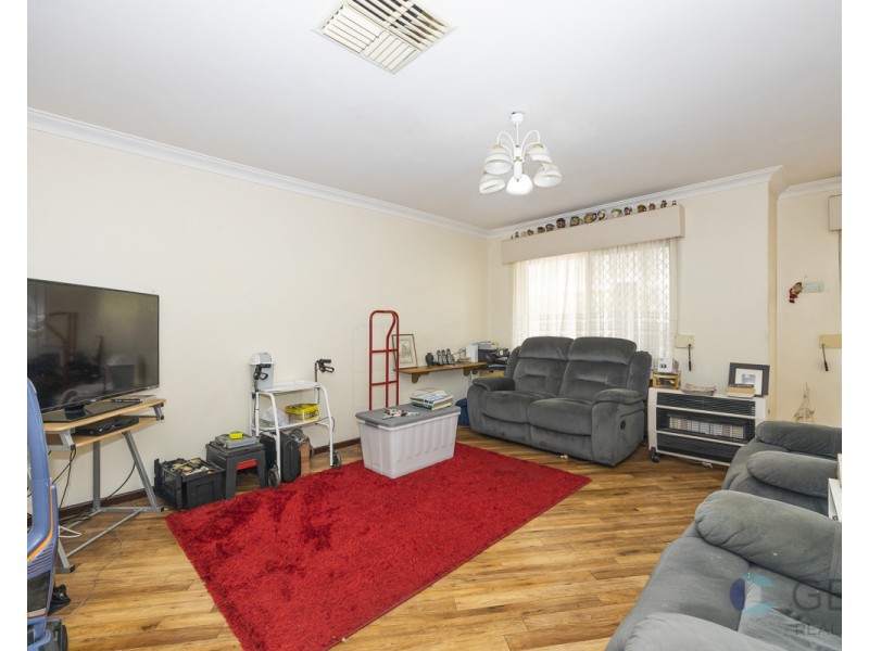 42B TEMPLETON CRESCENT, Girrawheen WA 6064