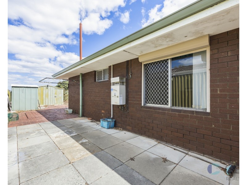 42B TEMPLETON CRESCENT, Girrawheen WA 6064