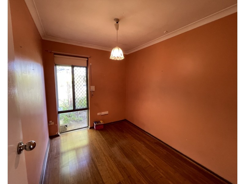19 Kestrel Way, Thornlie WA 6108