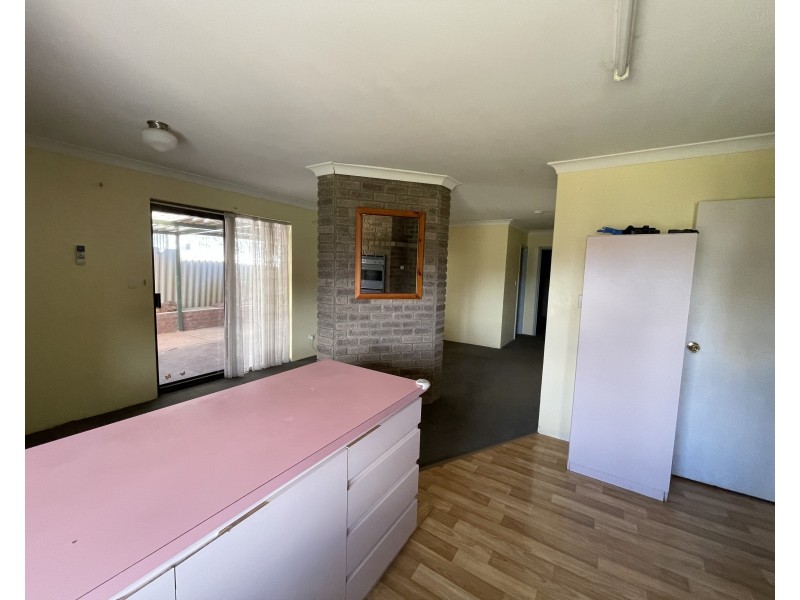 19 Kestrel Way, Thornlie WA 6108
