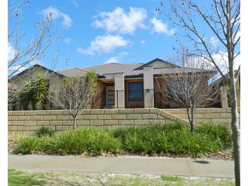 5 Koroit Way, Aveley WA 6069