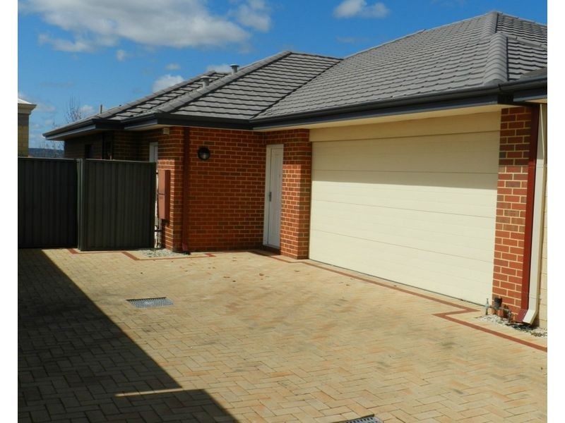5 Koroit Way, Aveley WA 6069