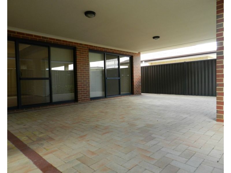 5 Koroit Way, Aveley WA 6069