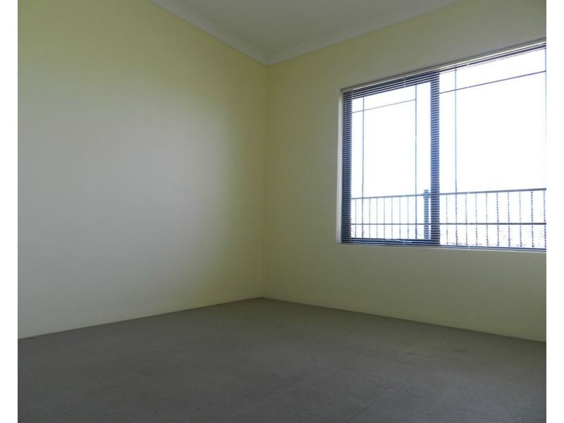 5 Koroit Way, Aveley WA 6069
