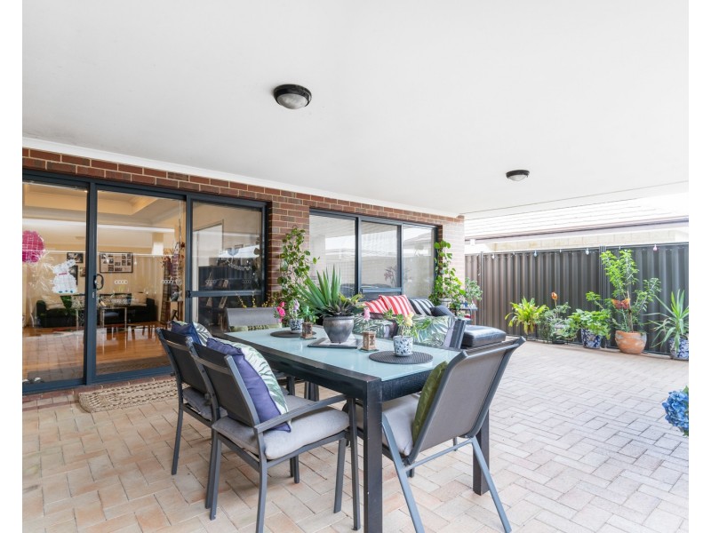 5 Koroit Way, Aveley WA 6069
